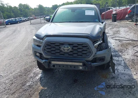 2021 Toyota Tacoma Trd Off-Road z USA, uszkodzony, nr VIN 3TMCZ5AN1MM399207